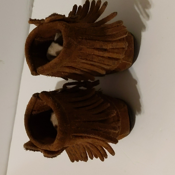 Minnetonka sanrio hello kitty girls moccasins - Picture 3 of 11